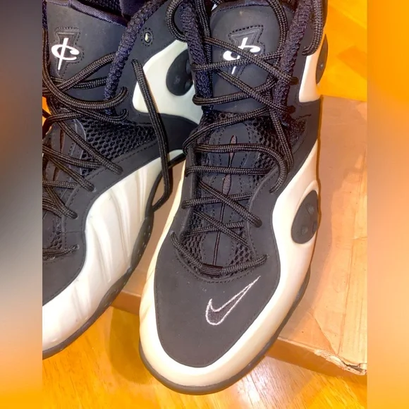 Nike glow in the dark zooms men’s size 8 white/black Nike Zoom Rookie QS 2018 Glow In The Dark for Sale  main image 4